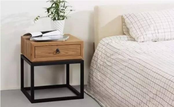 房子裝修完，買了床，床頭柜該如何選擇？