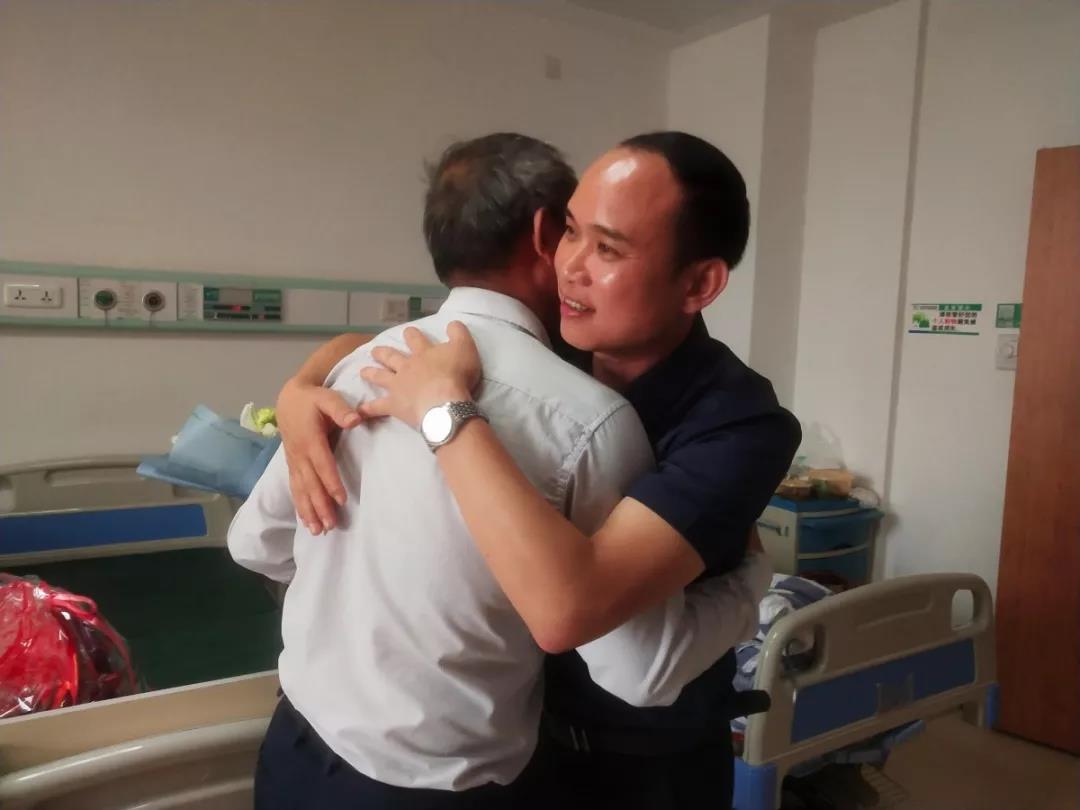 真情關(guān)懷，慰問員工丨老羅，愿您早日康復(fù)！